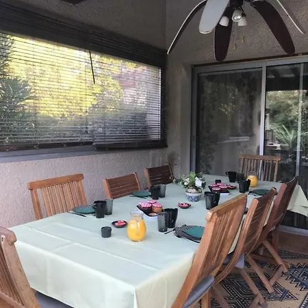 Le Jardin De La Cite Oda ve Kahvaltı 3*