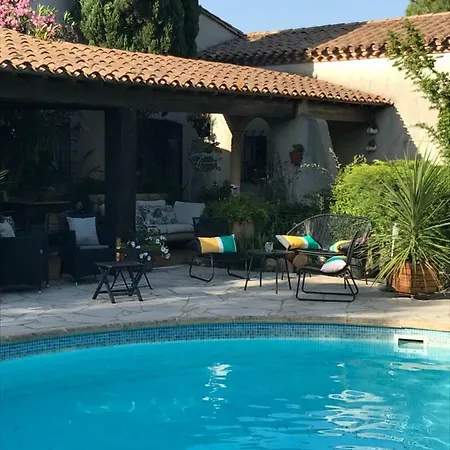 Le Jardin De La Cite Oda ve Kahvaltı 3*