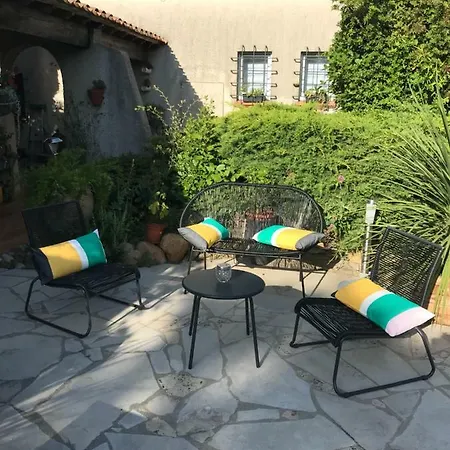 Le Jardin De La Cite לינה וארוחת בוקר 3*